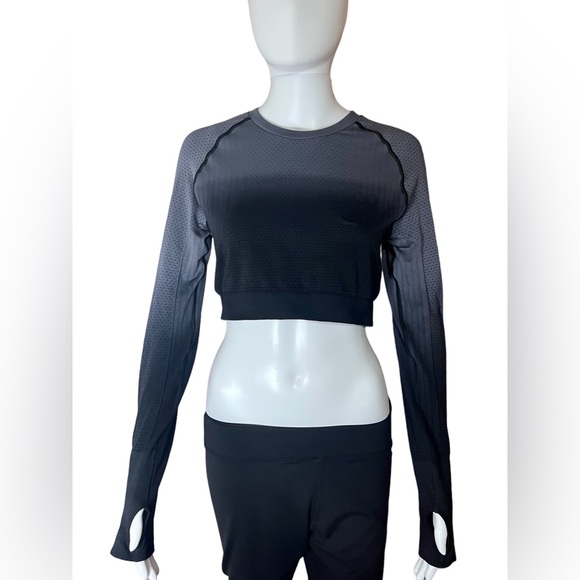 JustStrong crop long sleeve shaping fabric top gray to black size 2X - Picture 3 of 7
